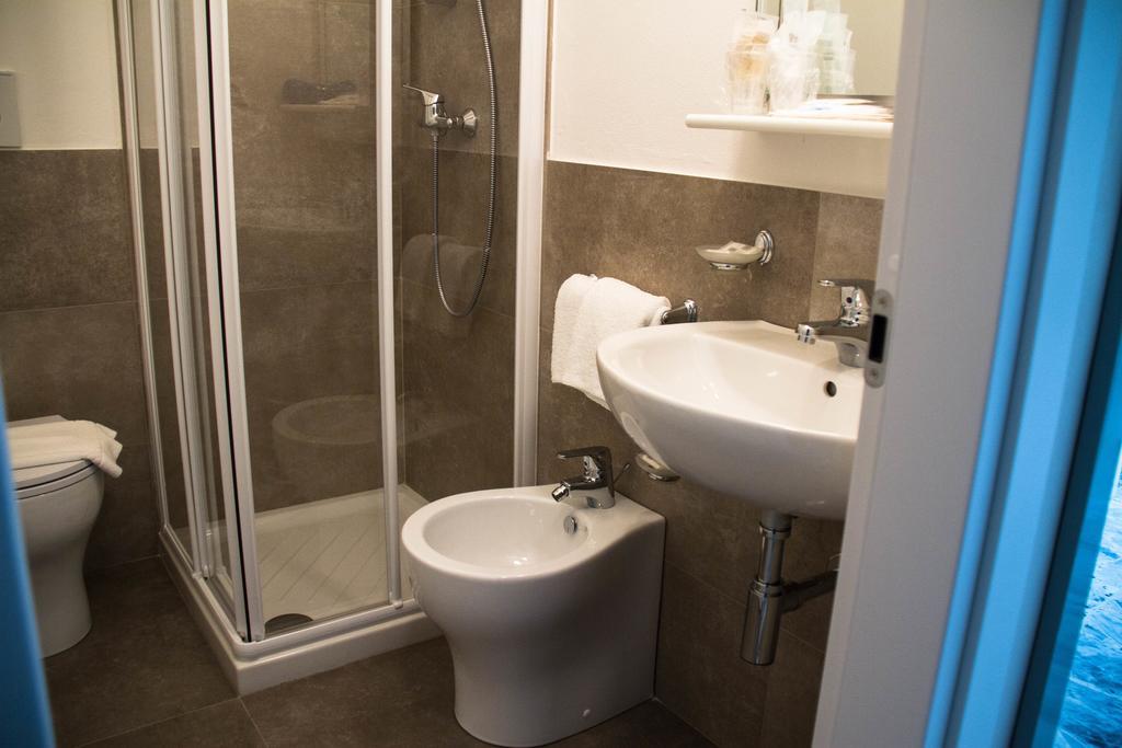 Hotel Arianna Ізео Номер фото